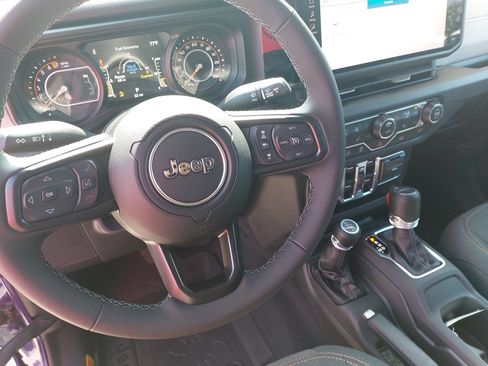 Used 2026 Jeep Gladiator Sport AWD/4WD image 18