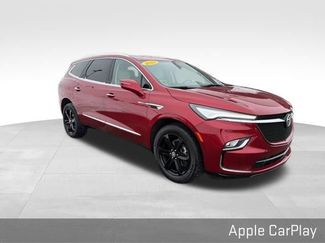 Used 2023 Buick Enclave Essence w/ Sport Touring Edition video 2