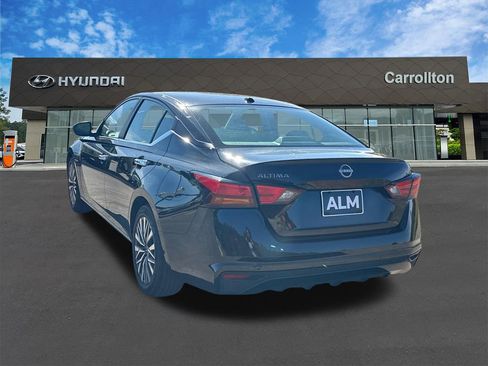 Used 2025 Nissan Altima 2.5 SV image 7