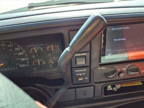 Used 1998 GMC Sierra 1500 SL w/ Regional Marketing Option Pkg image 18