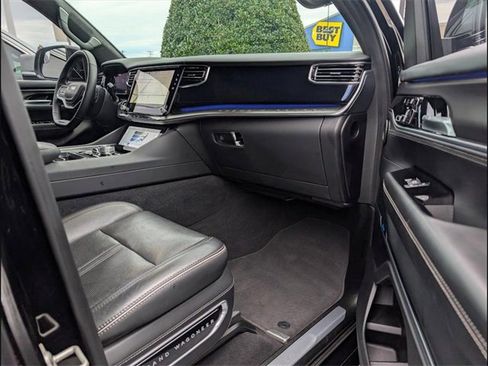 Used 2023 Jeep Grand Wagoneer Series II image 23