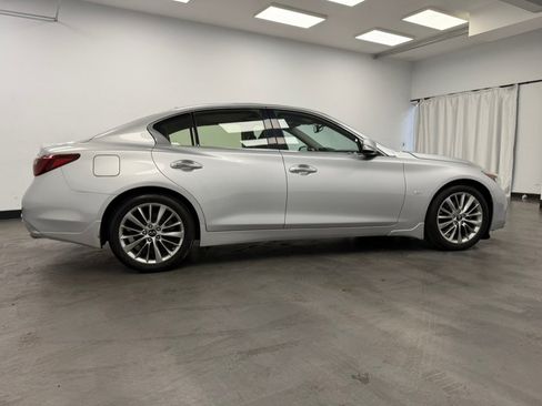 Used 2019 INFINITI Q50 Luxe w/ Essential Package (3.0T Luxe) AWD/4WD image 11