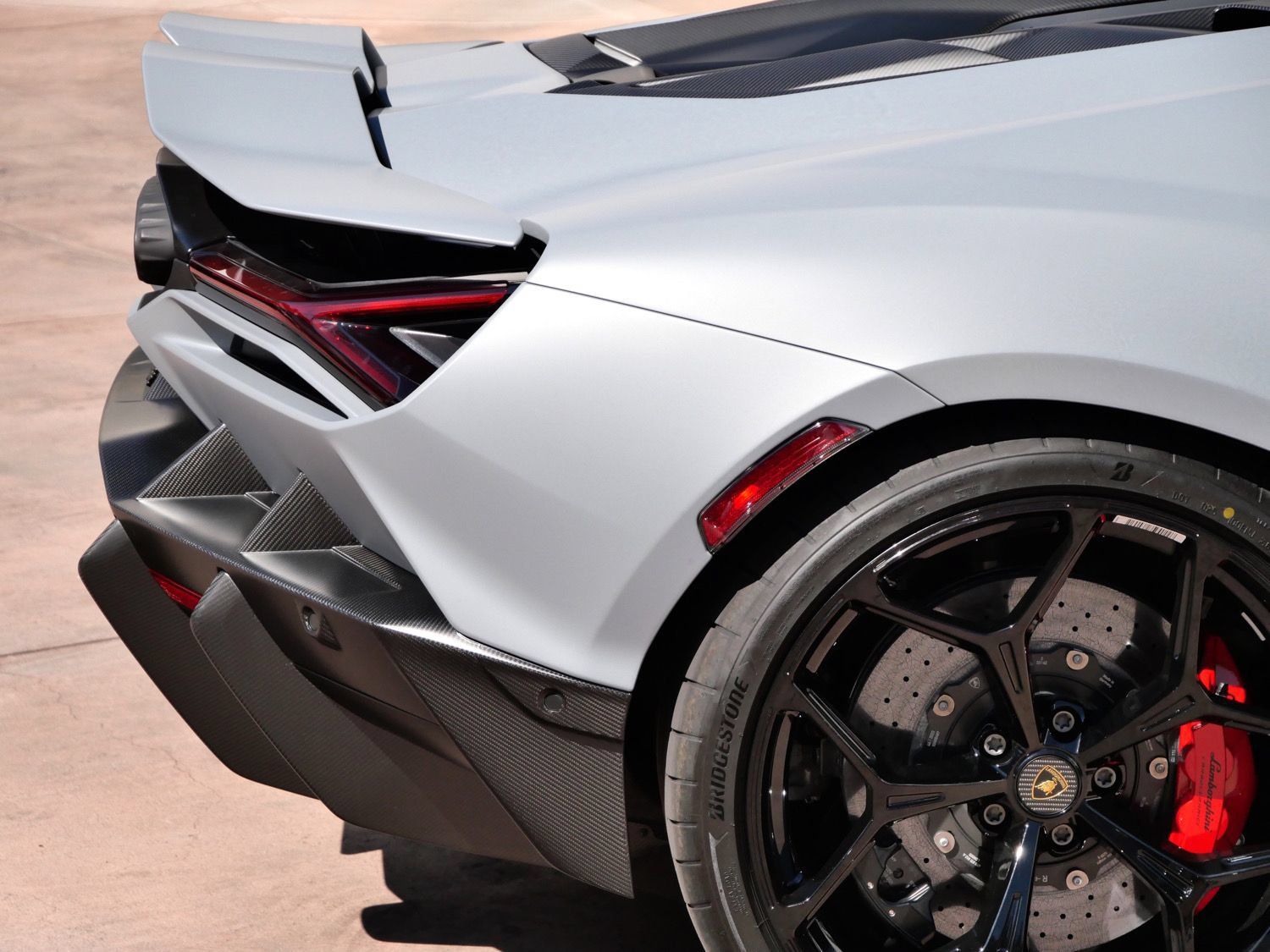 Used 2024 Lamborghini Revuelto AWD/4WD image 25