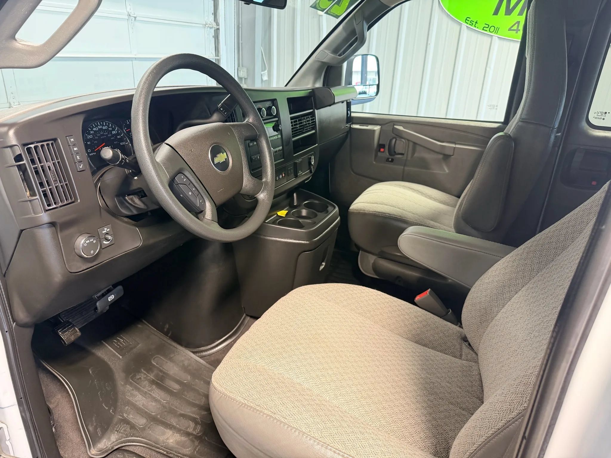 Used 2023 Chevrolet Express 3500 LT w/ LT Preferred Equipment Group RWD image 6