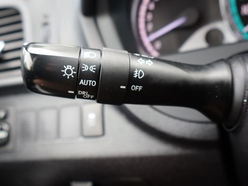 Used 2015 Toyota Venza LE image 31