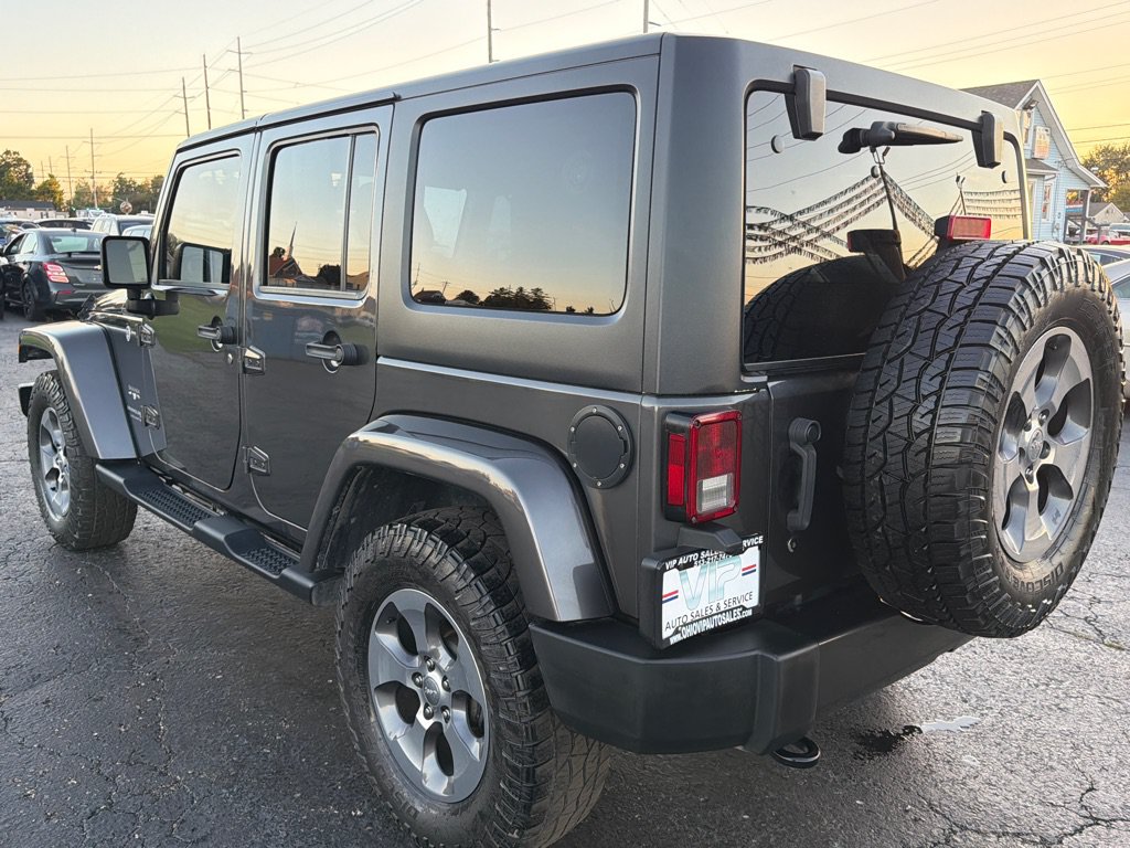 Used 2018 Jeep Wrangler Unlimited Sahara AWD/4WD image 5