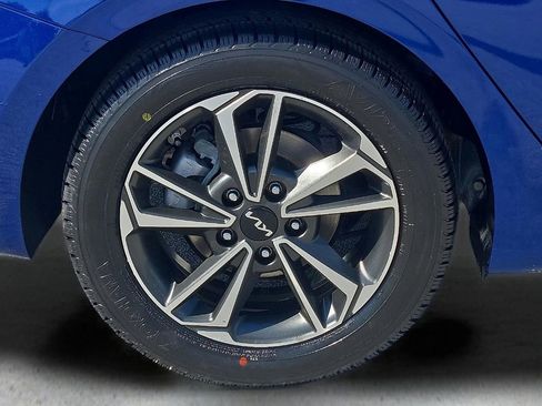 Used 2023 Kia Forte LXS w/ LXS Technology Package FWD image 8