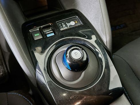 Used 2019 Nissan Leaf SV Plus w/ SV Plus Technology Package FWD image 25