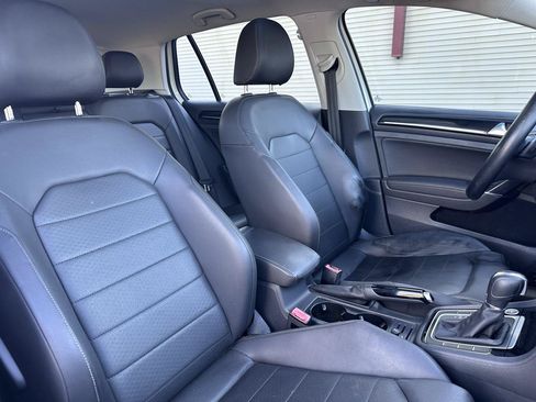 Used 2015 Volkswagen Golf S FWD image 13