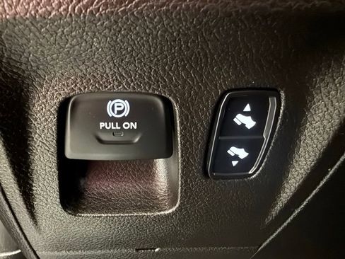 Used 2019 RAM 1500 Laramie image 22