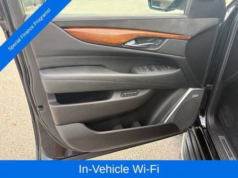 Used 2016 Cadillac Escalade Luxury AWD/4WD image 10
