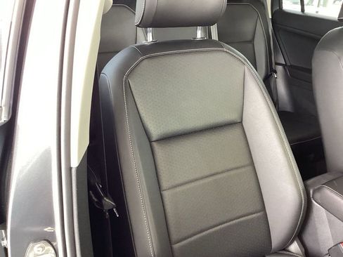 Used 2021 Volkswagen Tiguan SE AWD/4WD image 17