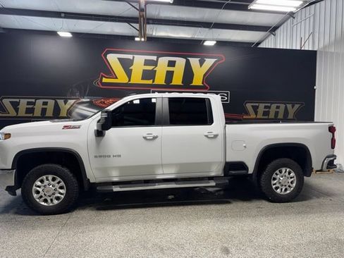 Used 2025 Chevrolet Silverado 2500 LT AWD/4WD image 2