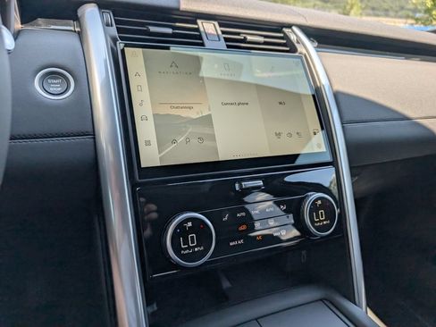 New 2026 Land Rover Discovery S AWD/4WD image 28