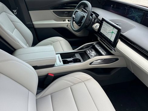 New 2026 Lincoln Nautilus Premier AWD/4WD image 15
