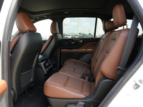 Used 2023 Lincoln Aviator Reserve RWD image 21
