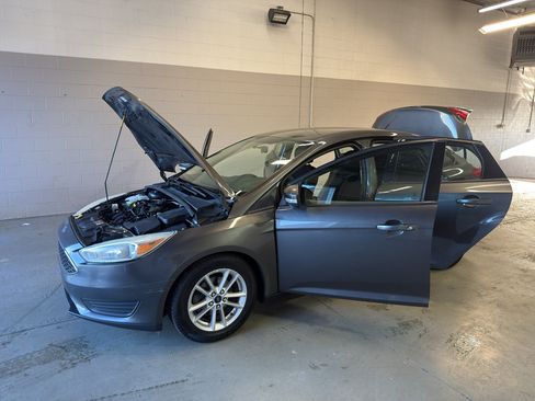 Used 2015 Ford Focus SE FWD image 9