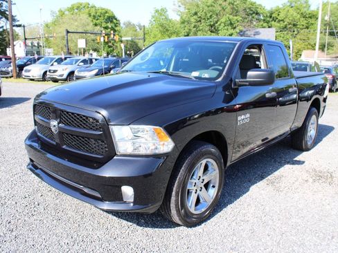 Used 2017 RAM 1500 Express w/ Express Value Package AWD/4WD image 2