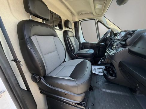 Used 2025 RAM ProMaster 2500 w/ Convenience Group FWD image 12