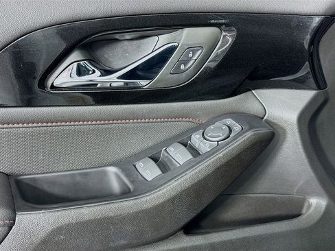 Used 2023 Chevrolet Traverse RS image 19