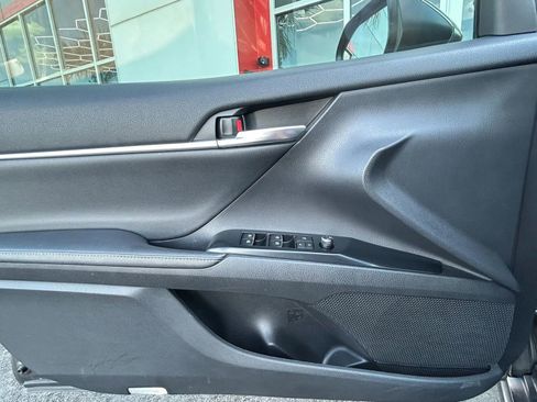 Used 2020 Toyota Camry XSE w/ Navigation Package image 17
