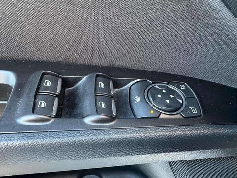 Used 2017 Ford Fusion SE w/ Fusion SE Technology Package image 15