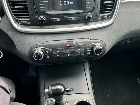 Used 2016 Kia Sorento AWD image 2