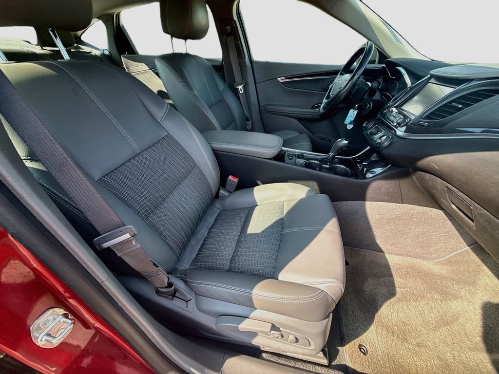 Used 2014 Chevrolet Impala LT w/ Convenience Package FWD image 30