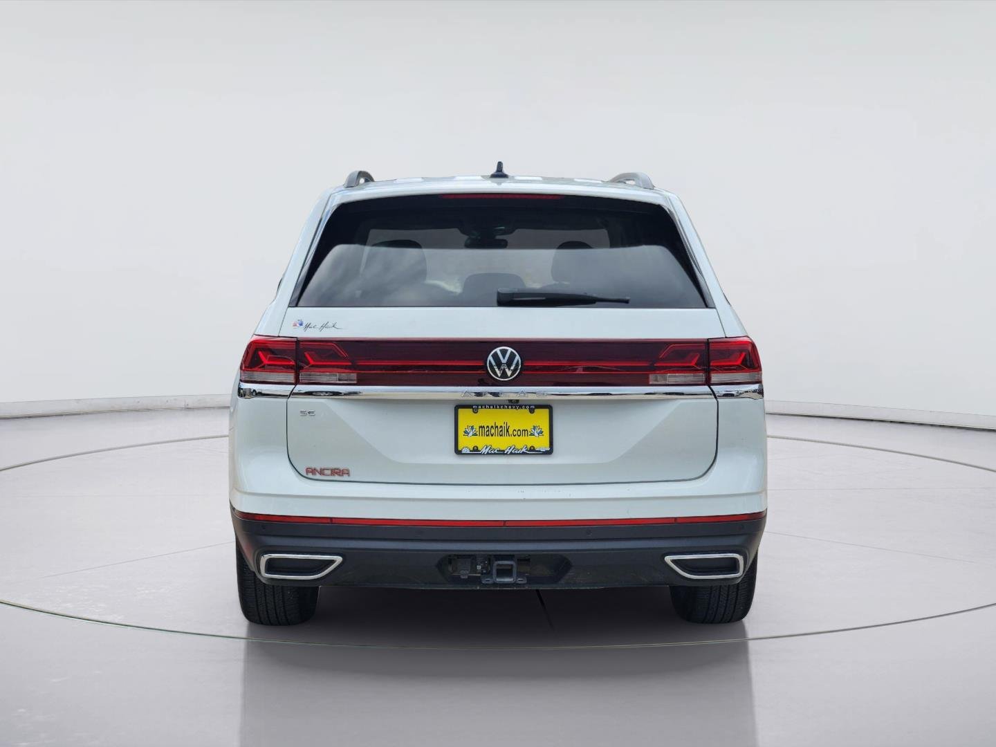 Used 2024 Volkswagen Atlas SE w/ Black Wheel Package FWD image 6