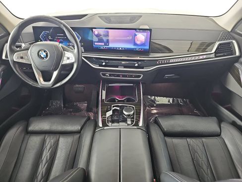 Used 2025 BMW X7 xDrive40i AWD/4WD image 11