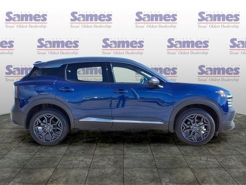 Used 2025 Nissan Kicks SR FWD image 8