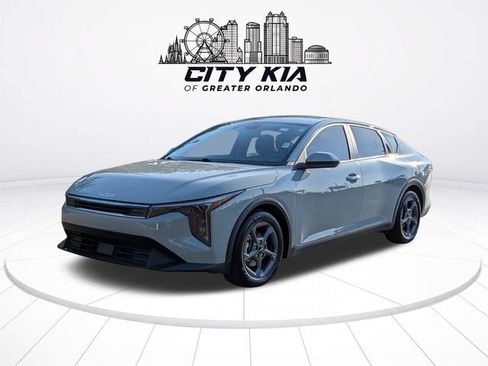 Certified 2025 Kia K4 FWD image 2