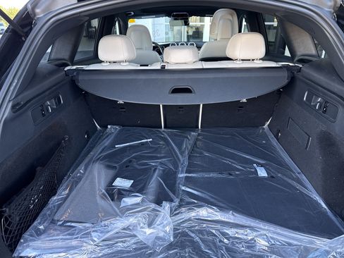 Certified 2025 Mercedes-Benz GLC 300 image 9