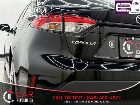 Used 2023 Toyota Corolla LE FWD image 45