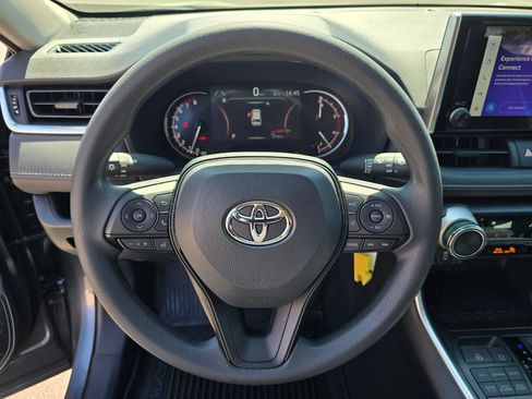 Used 2025 Toyota RAV4 LE AWD/4WD image 17