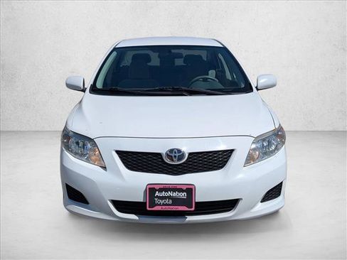Used 2010 Toyota Corolla LE FWD image 2