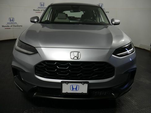 Used 2023 Honda HR-V LX image 2