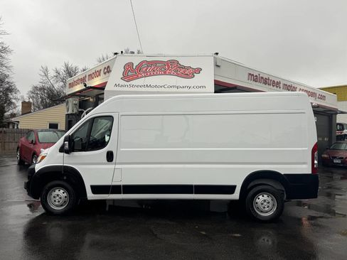 Used 2023 RAM ProMaster 2500 image 2