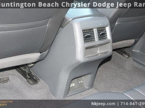 Used 2020 Volkswagen Atlas Cross Sport SEL image 39