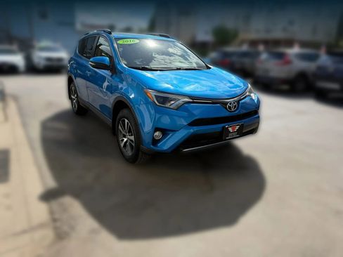 Used 2016 Toyota RAV4 XLE AWD/4WD image 2