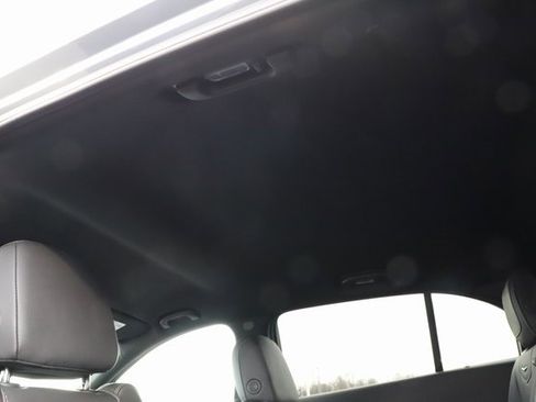 Used 2025 Cadillac XT4 Premium Luxury image 21