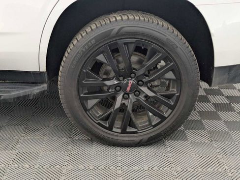 Used 2023 GMC Yukon SLE image 16