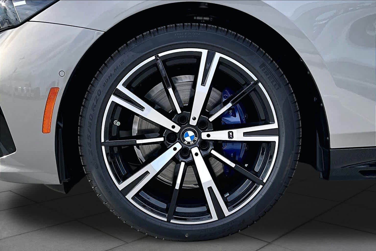 Used 2027 BMW 530i w/ M Sport Package RWD image 11