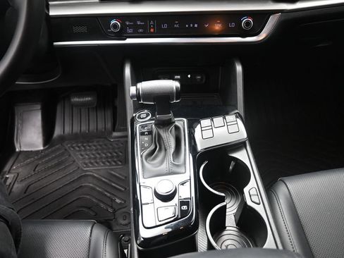 Used 2024 Kia Sportage EX FWD image 13