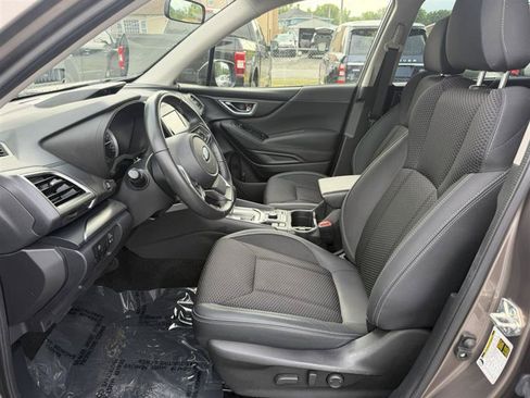 Used 2022 Subaru Forester Premium AWD/4WD image 15