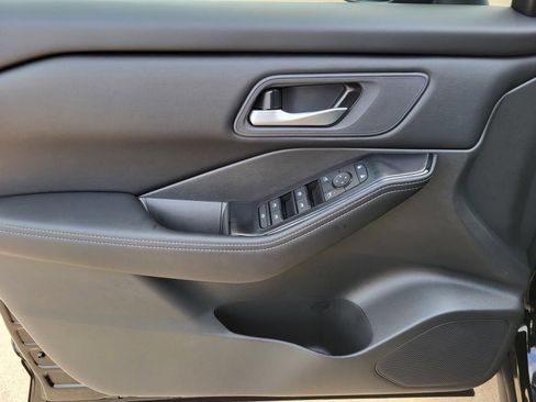 New 2026 Nissan Rogue SV FWD image 17