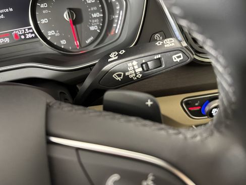 Used 2023 Audi Q5 2.0T Premium w/ Convenience Package image 17