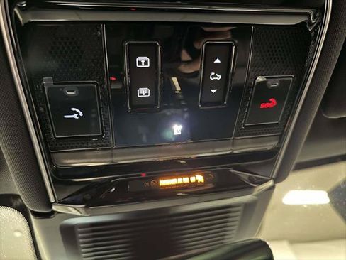 Used 2024 Land Rover Range Rover Sport SE AWD/4WD image 30
