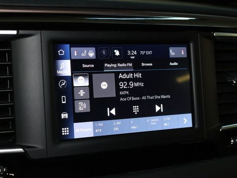 Used 2023 Chrysler Voyager LX FWD image 28