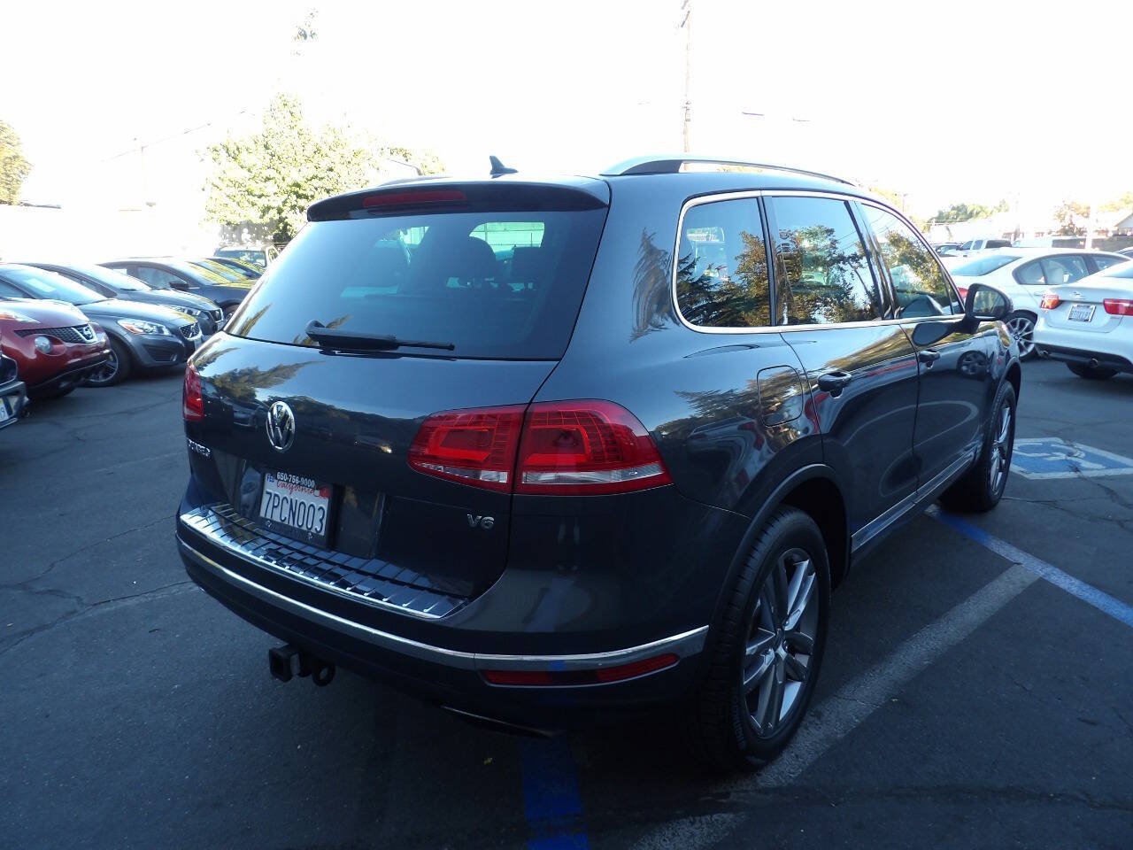 Used 2016 Volkswagen Touareg VR6 AWD/4WD image 3